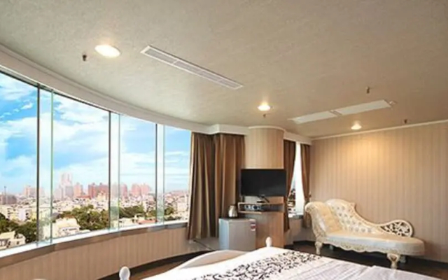 Ya Tai Hotel