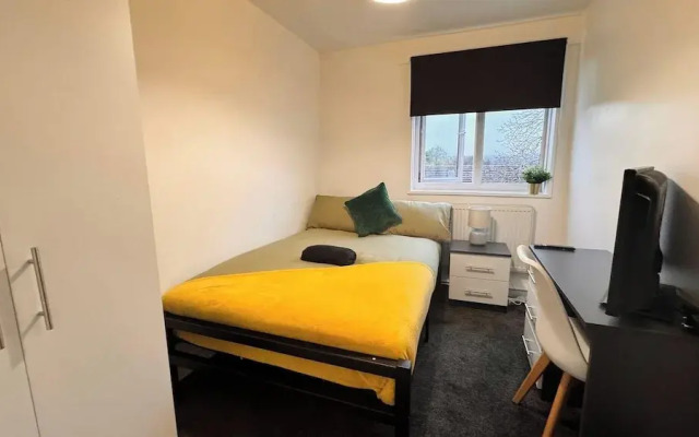 Spacious Sheffield Lodge