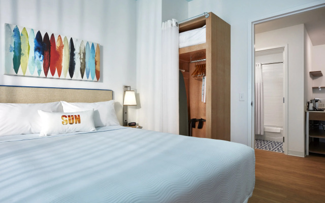 Universal's Endless Summer Resort - Surfside Inn and Suites