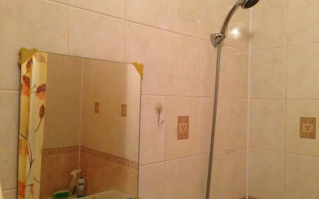 Apartamenti na Bryantseva 13
