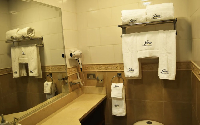 Selenza Apart Hotel
