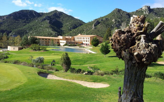 La Figuerola Hotel & Restaurant