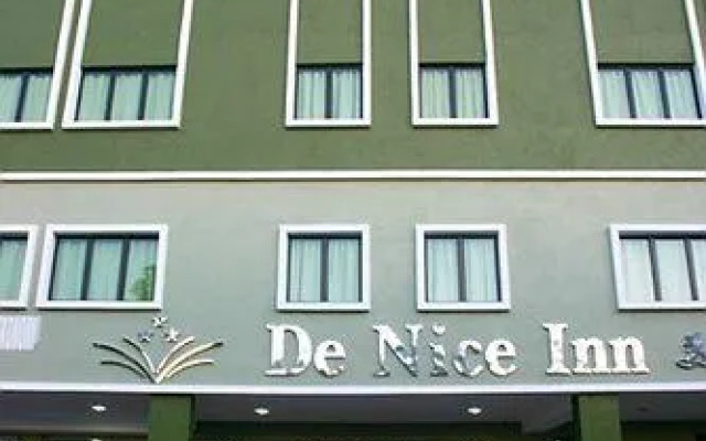 OYO 173 De Nice Inn