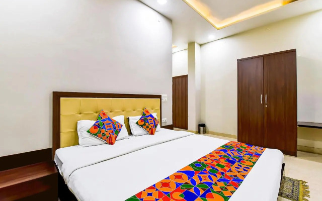 Fabhotel The Castle Homestay