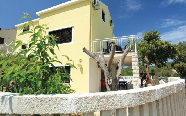 Dragan´s Den Hostel