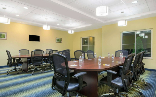 Days Inn by Wyndham Cadiz