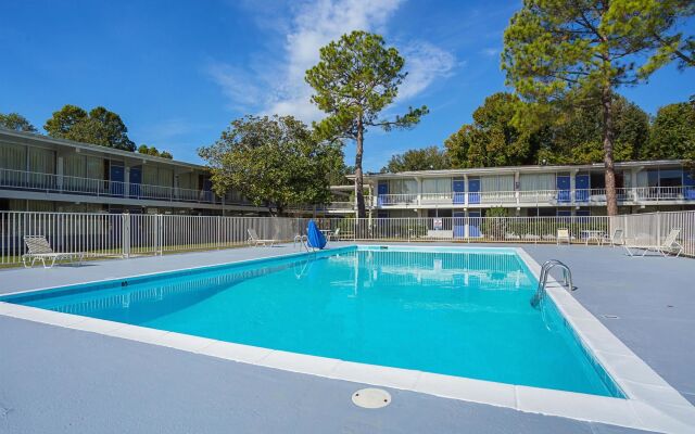 Motel 6-Vicksburg, MS