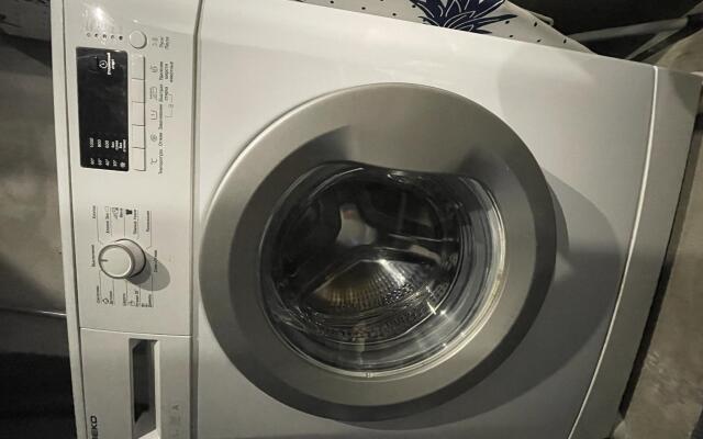 NeVotele (НеВотеле) на улице Чемпионов 3