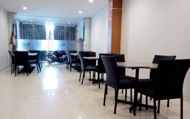 RedDoorz Plus @ Grand Pacifik Hotel Makassar