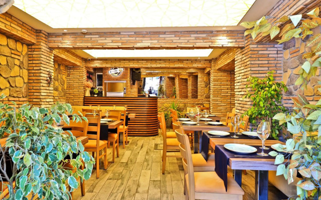 Sunrise Hotel