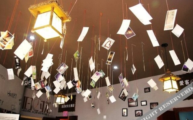 Aike 100 Chain Hotel Qingdao Ailian Shiguang Theme