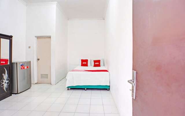 OYO 90790 Royale Nias