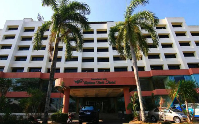 Wattana Park Hotel