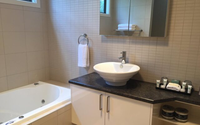 Deeluxe Riverspa Apartments