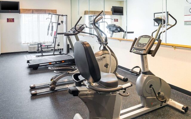 Clarion Inn & Suites Weatherford South