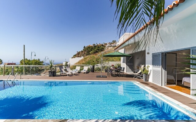 Villa Sol e Mar by OurMadeira