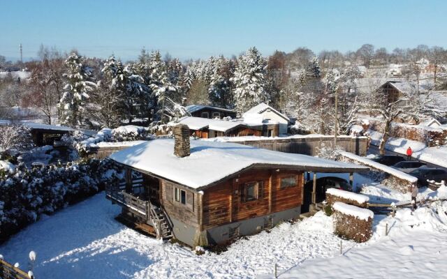 Traditional Chalet with Garden near Malmedy & Hautes-Fagnes