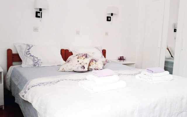 Medieval Rose Hotel