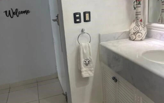 Beachfront View Condo Beside la Isla Mall