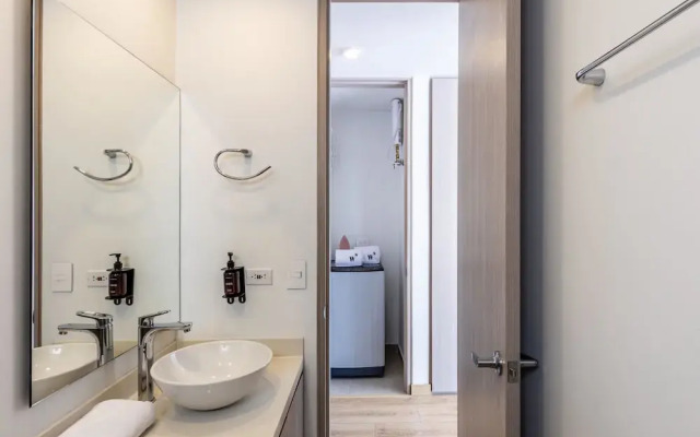 w Comfortable Loft in Santa Ana