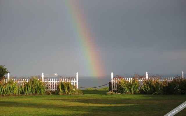 Sea Cliff Gardens Bed & Breakfast