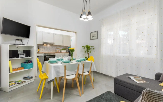 Lovely house with garden near city centre