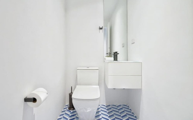 w Stylish 2BR in Plaza Herrera