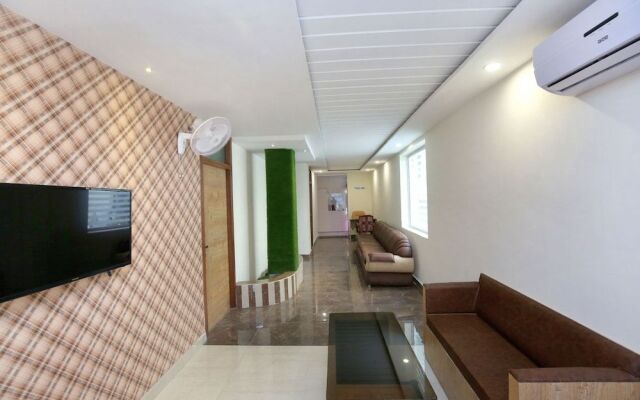 OYO 24442 Amaze Inn