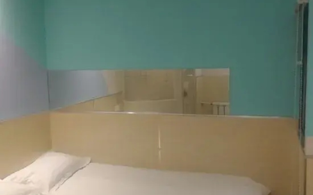 100 Inn Chain Hotel (Shijiazhuang Yunheqiao Yitang Subway Station)