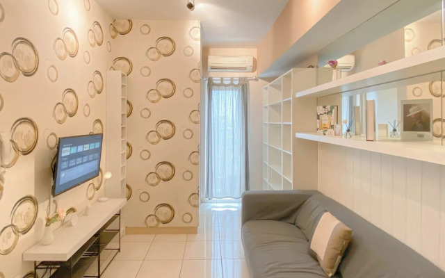 Comfort 2BR Apartment at Springlake Summarecon Bekasi