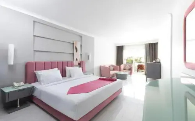 Golden Palace Marina Hotel