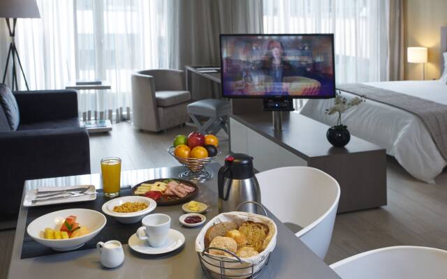 100 Luxury Suites by Preferred