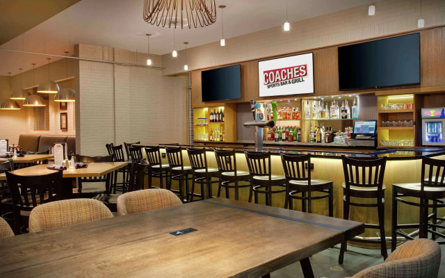 DoubleTree by Hilton Chicago Midway Airport