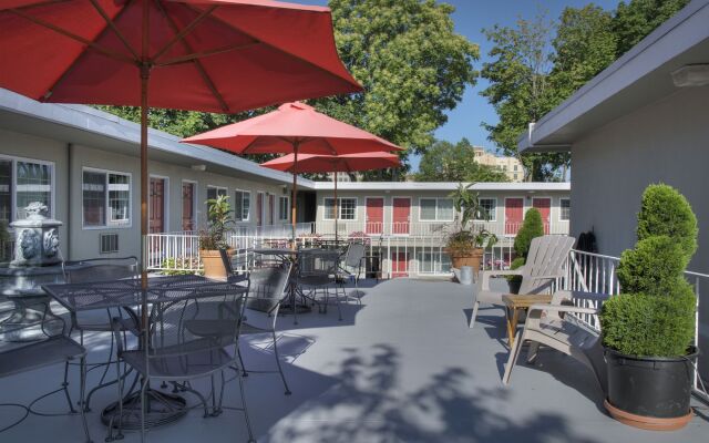 Campus Inn & Suites Eugene Downtown