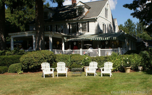 The Roger Sherman Inn