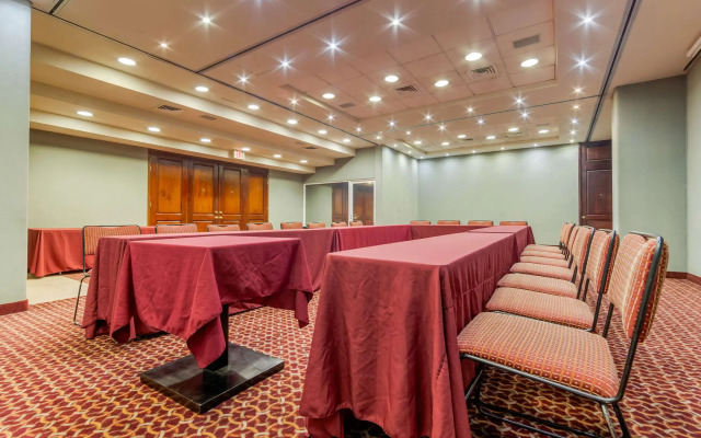 Quality Inn Monterrey La Fe