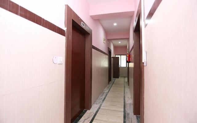 Capital O 14489 Hotel Aryan