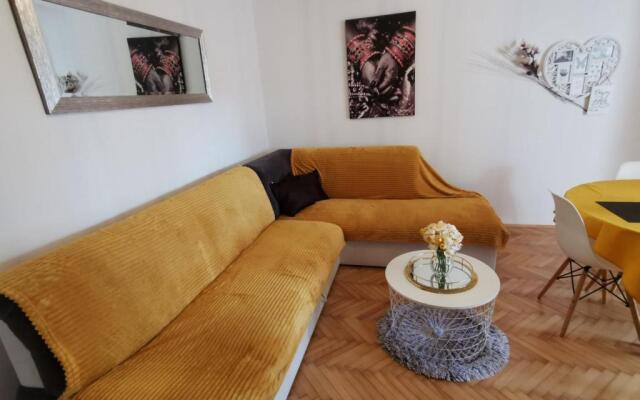 Dorothy Apartment
