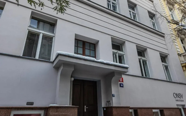 The comunist apartment 2bds