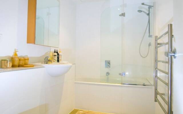 Epsom Central Modern 3Brd Apt