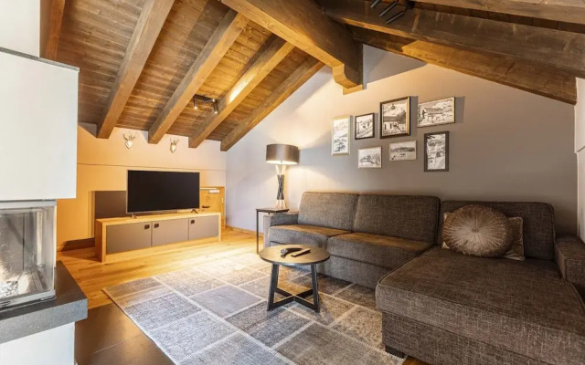 Spacious Apartment With Shared Pool