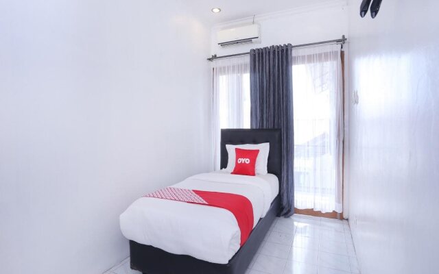 Oyo 426 Hotel Gading Resto