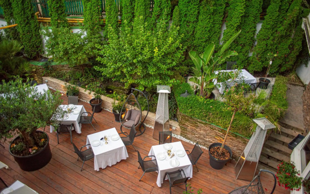 Hotel Carpathia