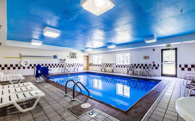 Motel 6 Indianapolis, IN - Southport