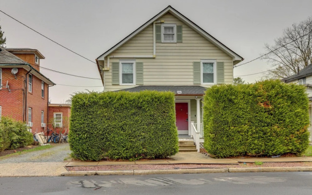 Walk to Campus & Palmer Square: Dtwn Townhome