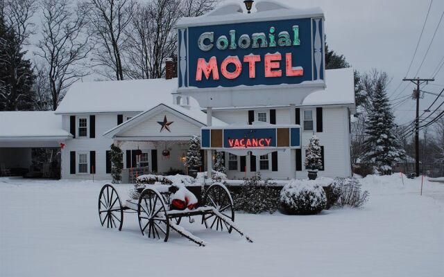 Colonial Motel