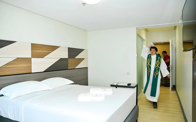 Travelite Hotel Legarda
