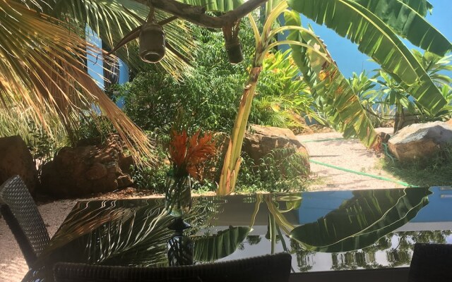 Tropical Breeze Apartments