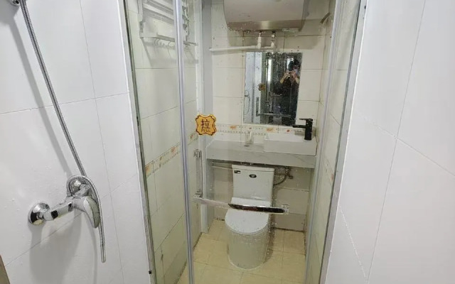 Runju Hotel (Beijing West Railway Station Baiyun Bridge)