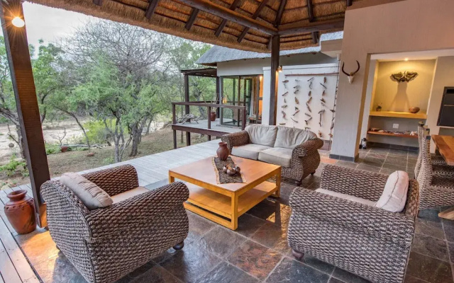 Luxury Villa With a Swimming Pool in Hoedspruit